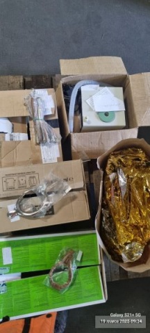 Sprzęt medyczny - pakiet zawierający 28 poz. asort.(wg oddzielnego wykazu), w tym m.in.: stół operacyjny, kozetki do badań, haki do ran itp. 